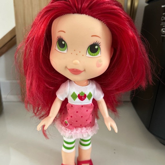 FREE IF YOU MAKE A PURCHUSE OF ONE OF MY LISTINGS
strawberry short cake & dino - Picture 2 of 10